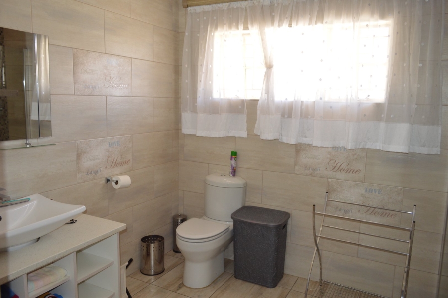 3 Bedroom Property for Sale in Flamwood North West